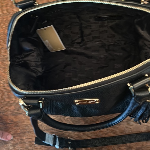 Michael Michael Kors Camden Large Black Pebbled Leather Satchel with Strap - Picture 13 of 16